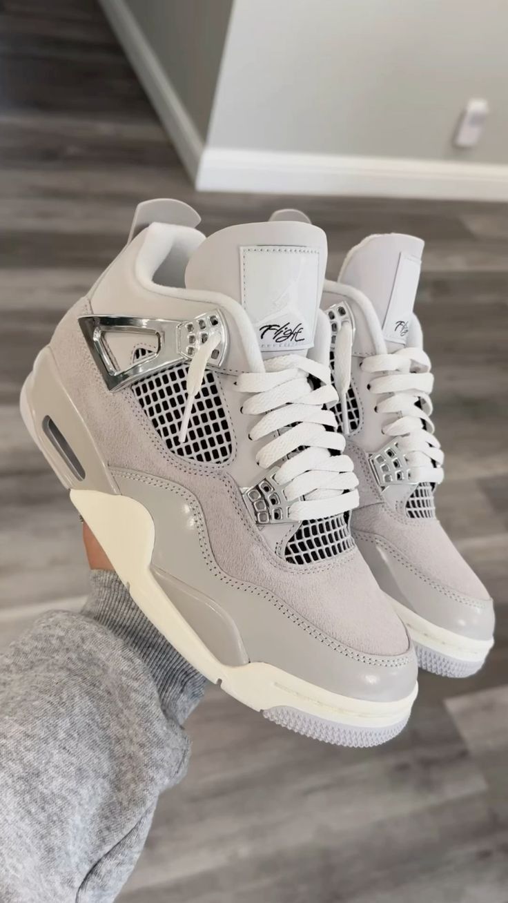 Air Jordan 4 Retro