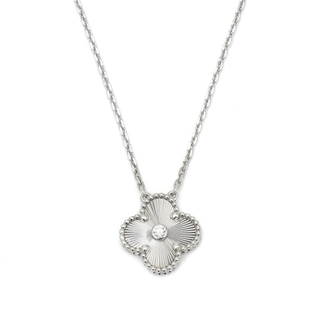 Sliver  Clover Stainless Steel Necklace – A Statement of Elegance