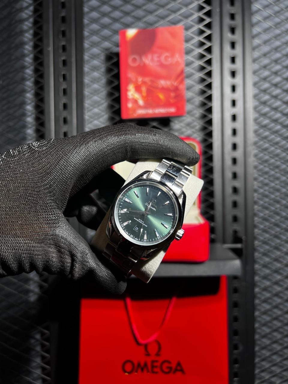 SEAMASTER AQUA TERRA 150M "Still Straps"